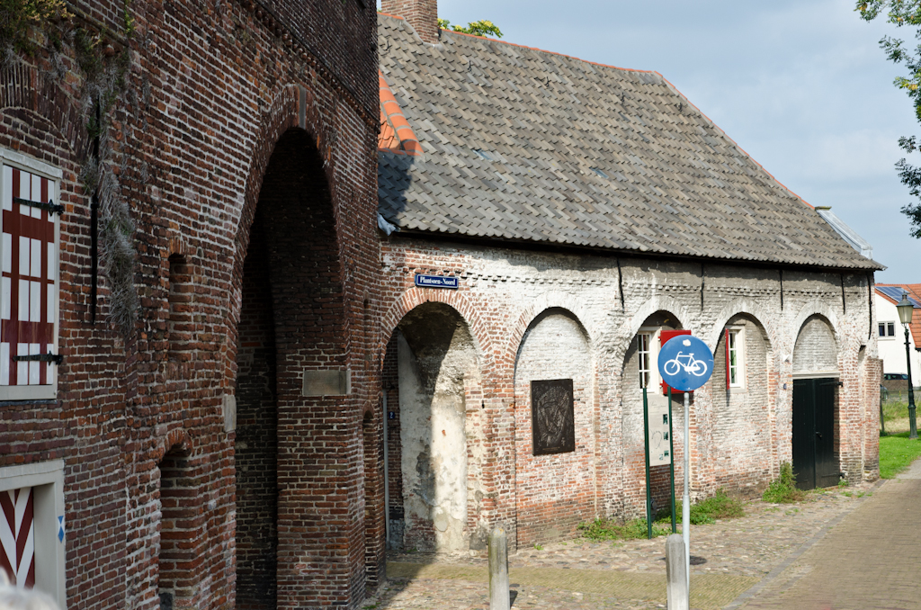 130921150236DSC_0202.jpg - Koppelpoort achterzijde