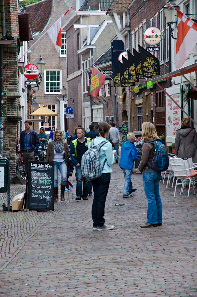 130921160052DSC_0290.jpg - Het is lekker druk in de oude stad