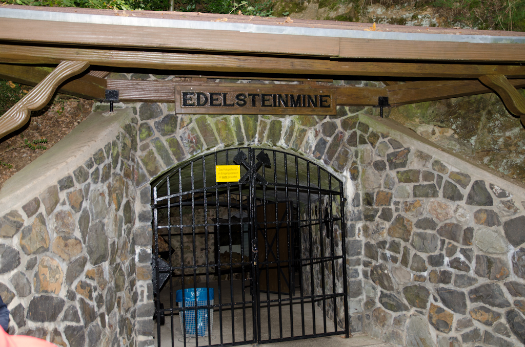 131002101950DSC_0676.jpg - Idar-Oberstein Mineralenmijn Steinkaulenberg U mag het gewoon lezen