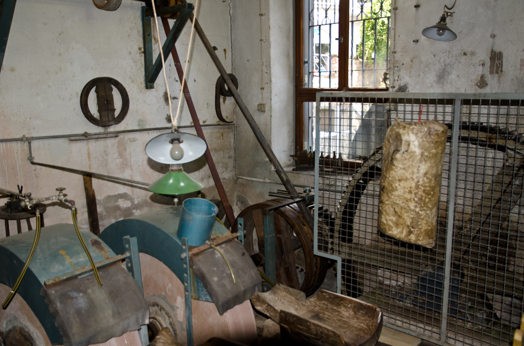 131002131520DSC_0855.jpg - Mineralen Museum Idar-Oberstein De slijperij