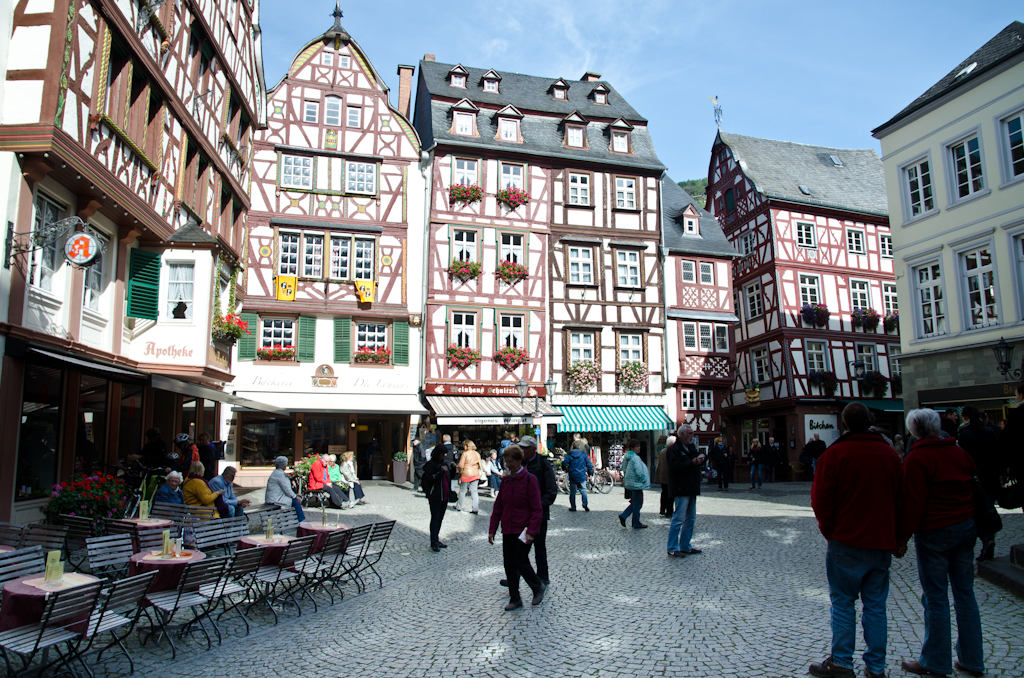 131003120050DSC_1186.jpg - Bernkastel Marktplein