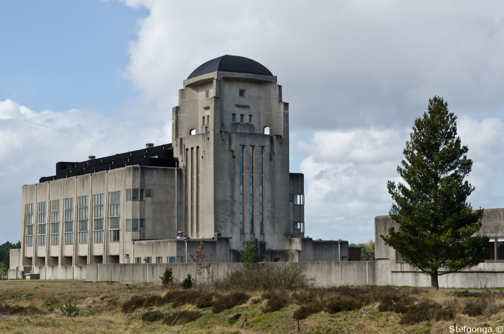 140324123126DSC_1881.jpg - Radio Kootwijk  En zo ziet hij er normaal uit