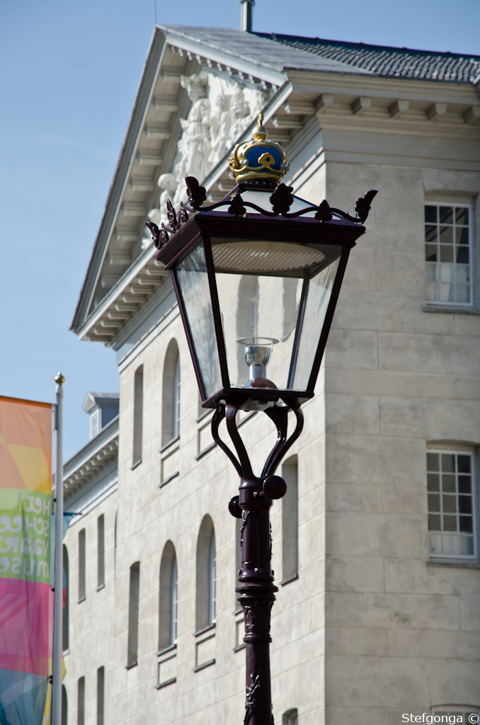 140328124924DSC_1915.jpg - De lamp heeft zijn mooie hoed op