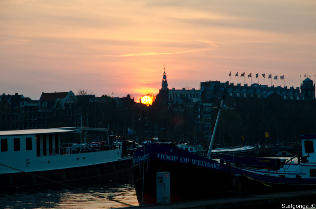 140328185351DSC_2263.jpg - De zon gaat onder over Amsterdam