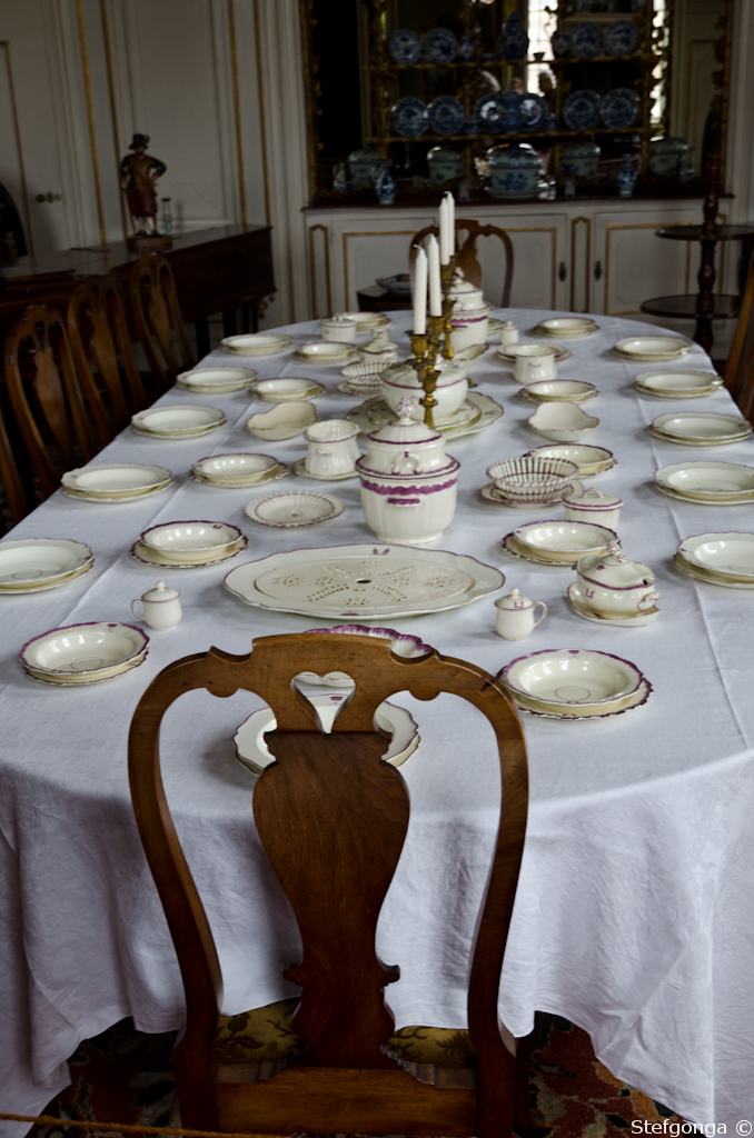 140404182232DSC_2456.jpg - De eetzaal. Het historisch verantwoorde bestek is weg