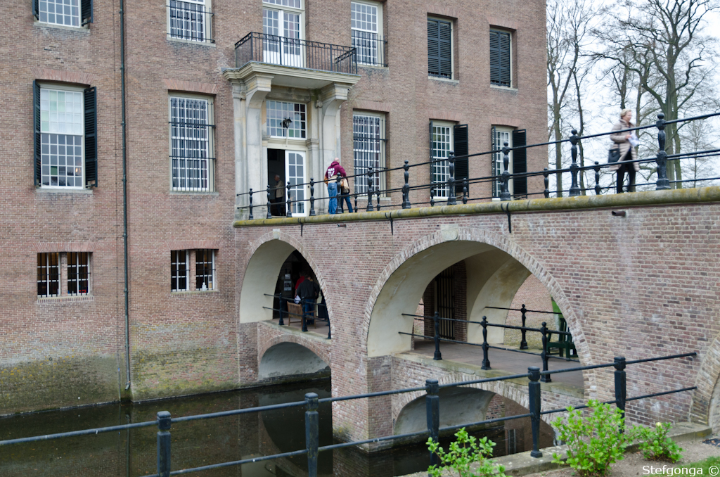 140404183821DSC_2483.jpg - De kasteel brug Onder het volk Boven de mensen