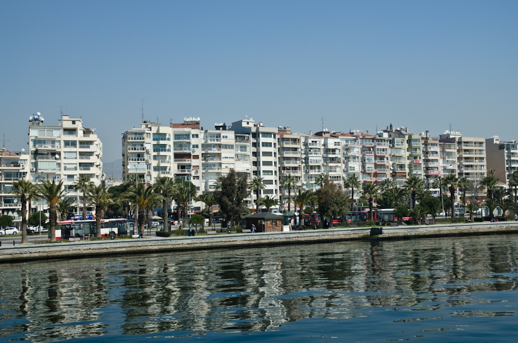 120319-100726-DSC_1190.jpg - Izmir Aan het water