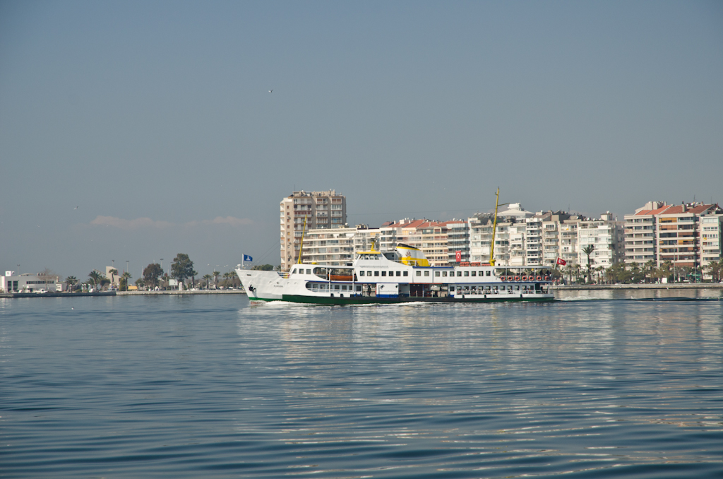 120319-101541-DSC_1196.jpg - Izmir Nog een veerboot