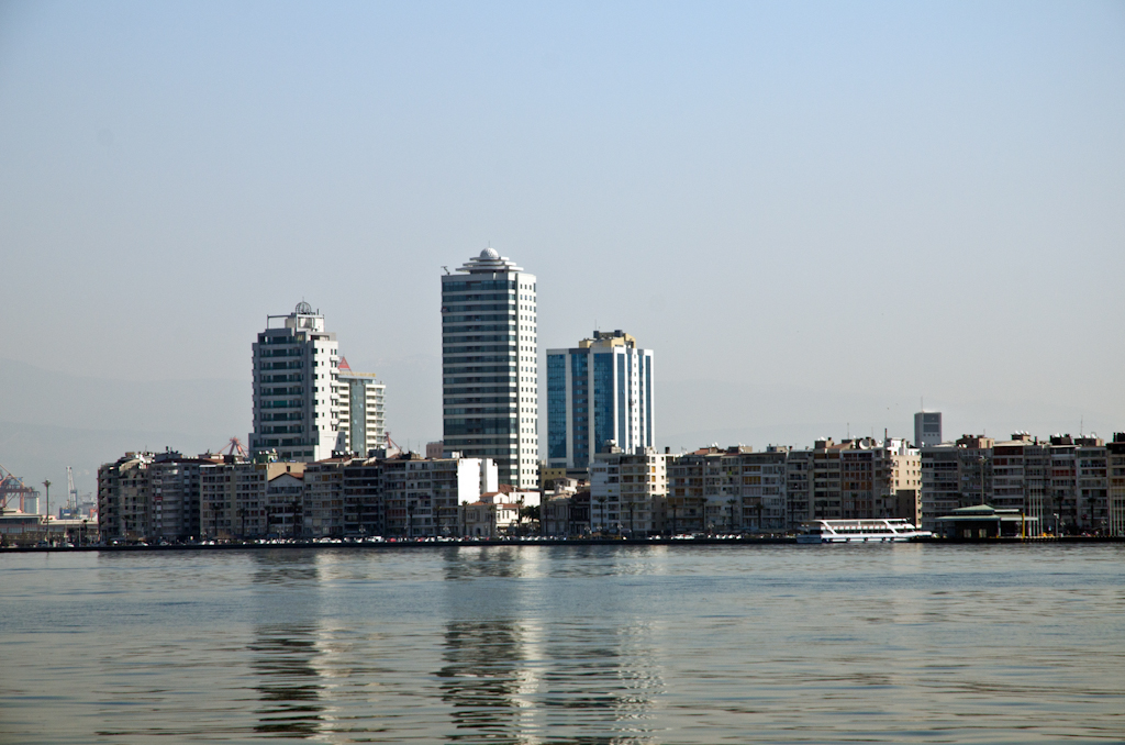 120319-102015-DSC_1205-Edit.jpg - Izmir Manhatten in Turkije