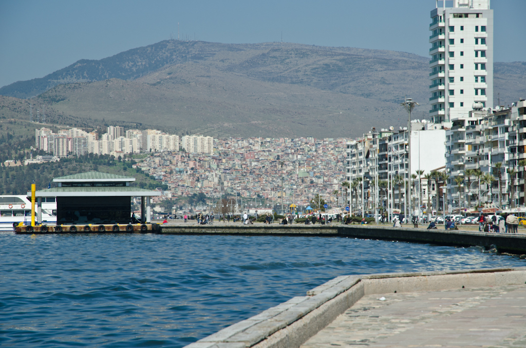 120319-122356-DSC_1242.jpg - Izmir Zicht op de stad