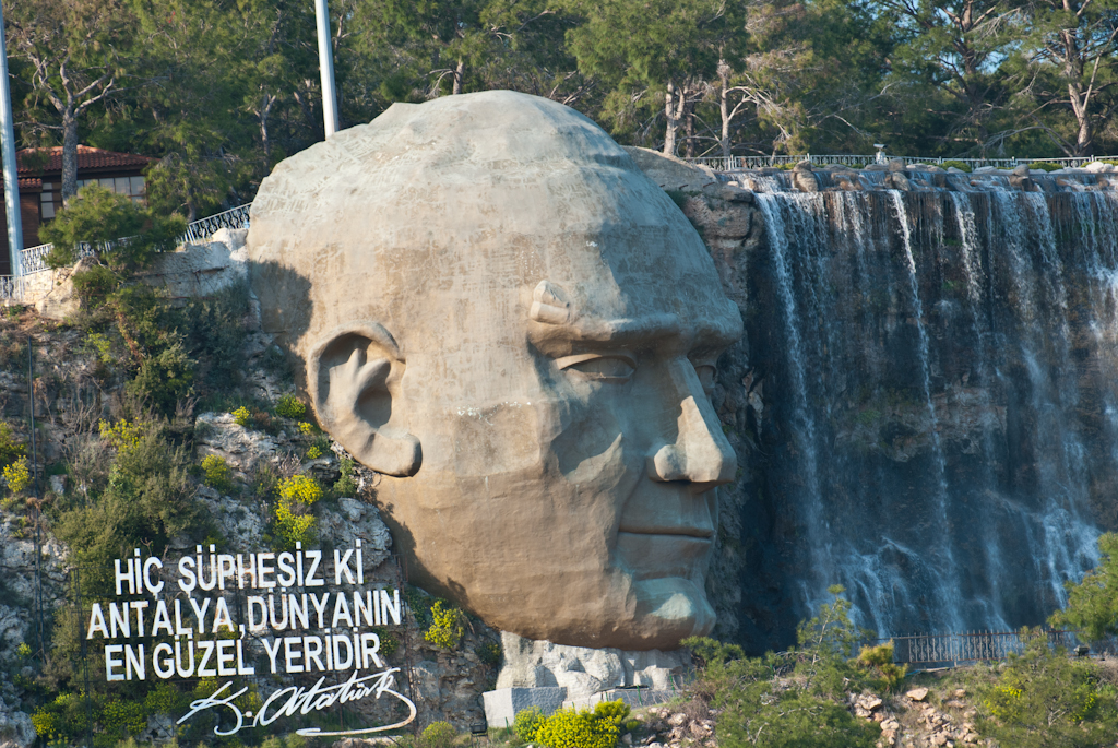 120321-150905-DSC_0318.jpg - Nee niet bij Mount Rushmore