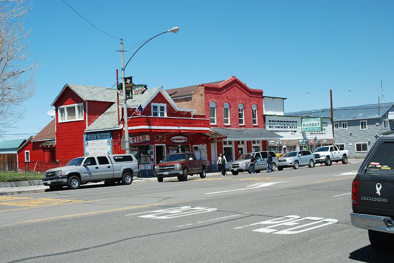 DSC_1201.JPG - Bridgeport Mainstreet.
SUV-tje?