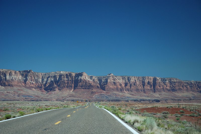 DSC_3073.JPG - Vermilion cliffs