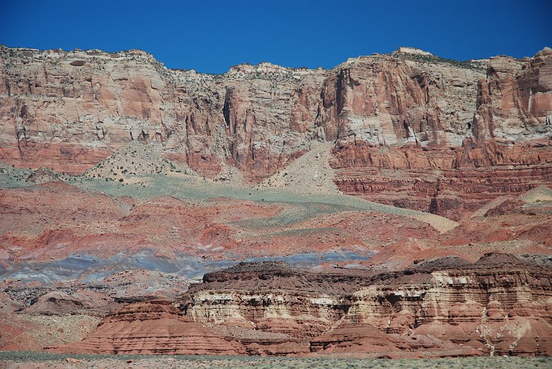 DSC_3084.JPG - Vermilion cliffs