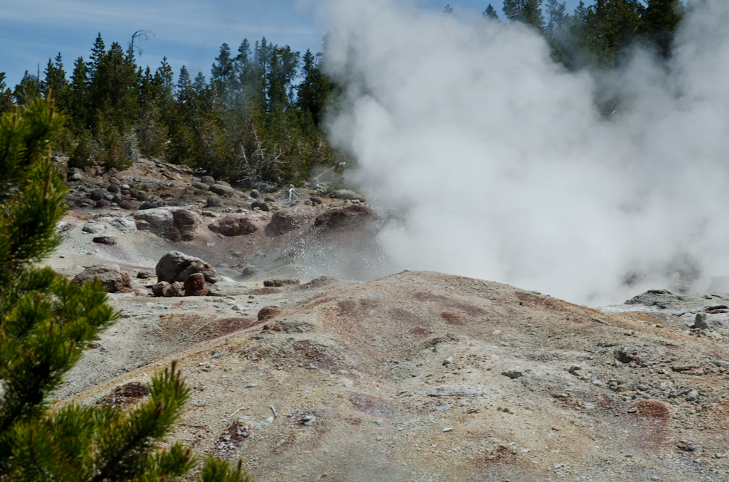 120614-182806-DSC_3750.jpg - Steamboat GeyserNorris Geyser BasinYellowstone National Park14-6-2012