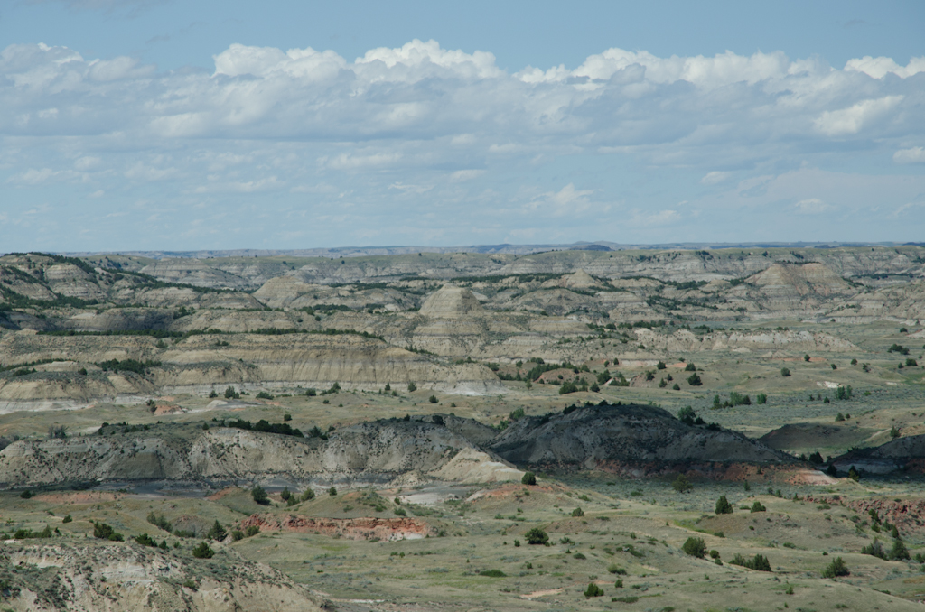 120617-213522-DSC_4599.jpg - Painted Canyon OverlookTheodore Roosevelt National ParkNorth Dakota17-6-2012