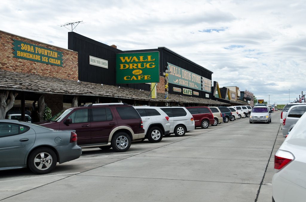 120620-173615-DSC_4914.jpg - Wall Drugstore.Wall, SD.20-6-2012