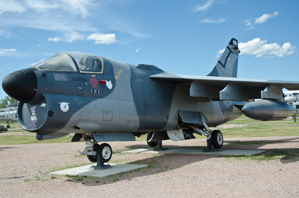 120621-222200-DSC_5360.jpg - A-7D Corsair II. Elsworth Airforce Base - Museum21-6-2012