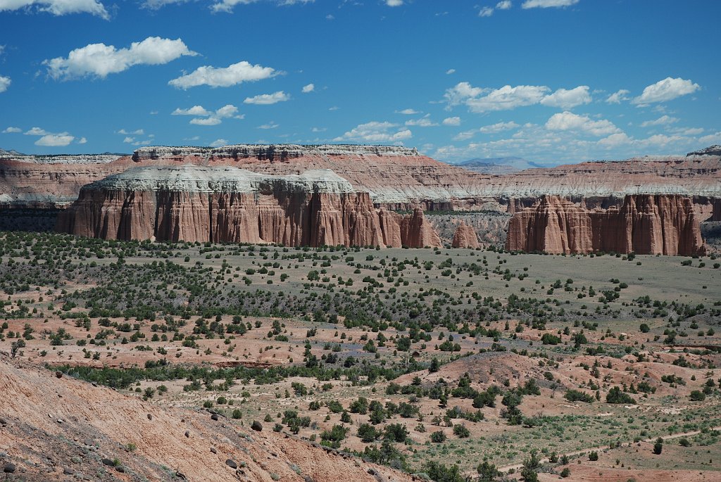 Project_20100606_0234.JPG - Cathedral Valley RoadCathedral valley overlook