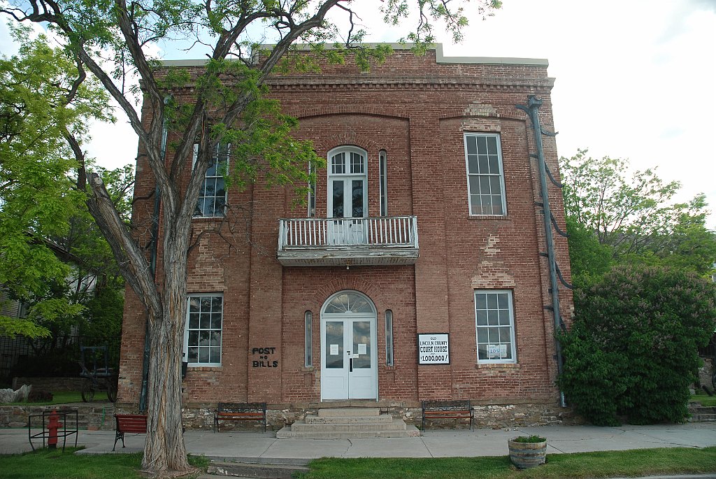 Project_20100608_0324.JPG - One million dollar courthouse