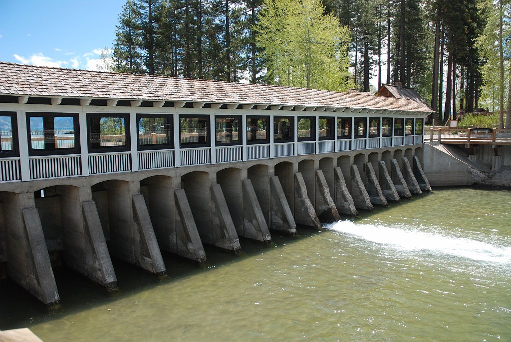 Project_20100611_0413.JPG - Tahoe City de overlaat