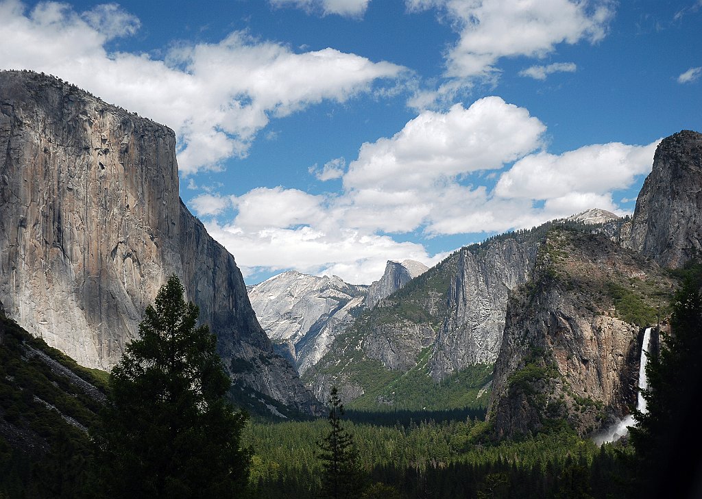 Project_20100612_0465.JPG - Yosemite NPEl Capitan met Bridal Veil Fall