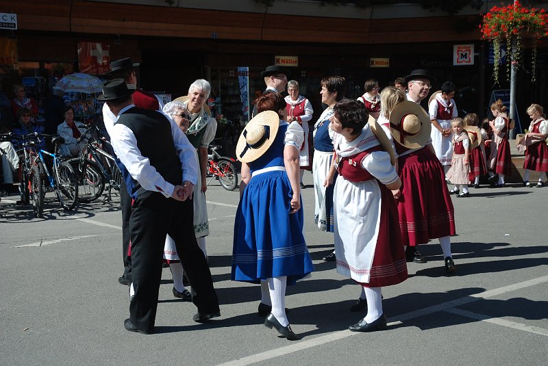 DSC_6933.JPG - De trachtengrüppe tanzt