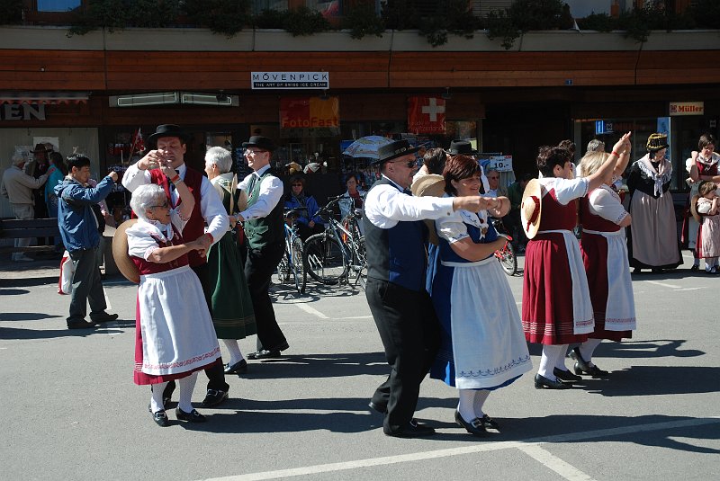 DSC_6938.JPG - De trachtengrüppe tanzt