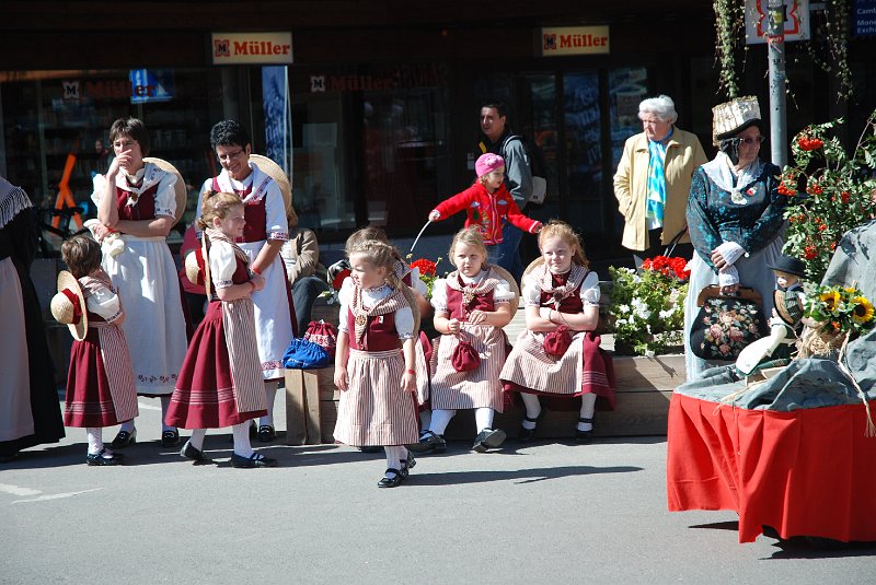 DSC_6943.JPG - De trachtengrüppe tanzt