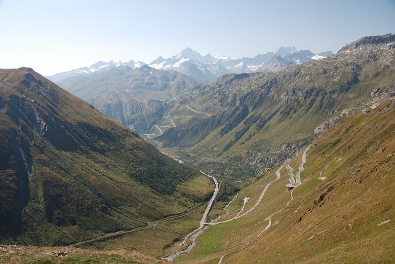 DSC_7680.JPG - De Furka met Grimsel op de achtergrond